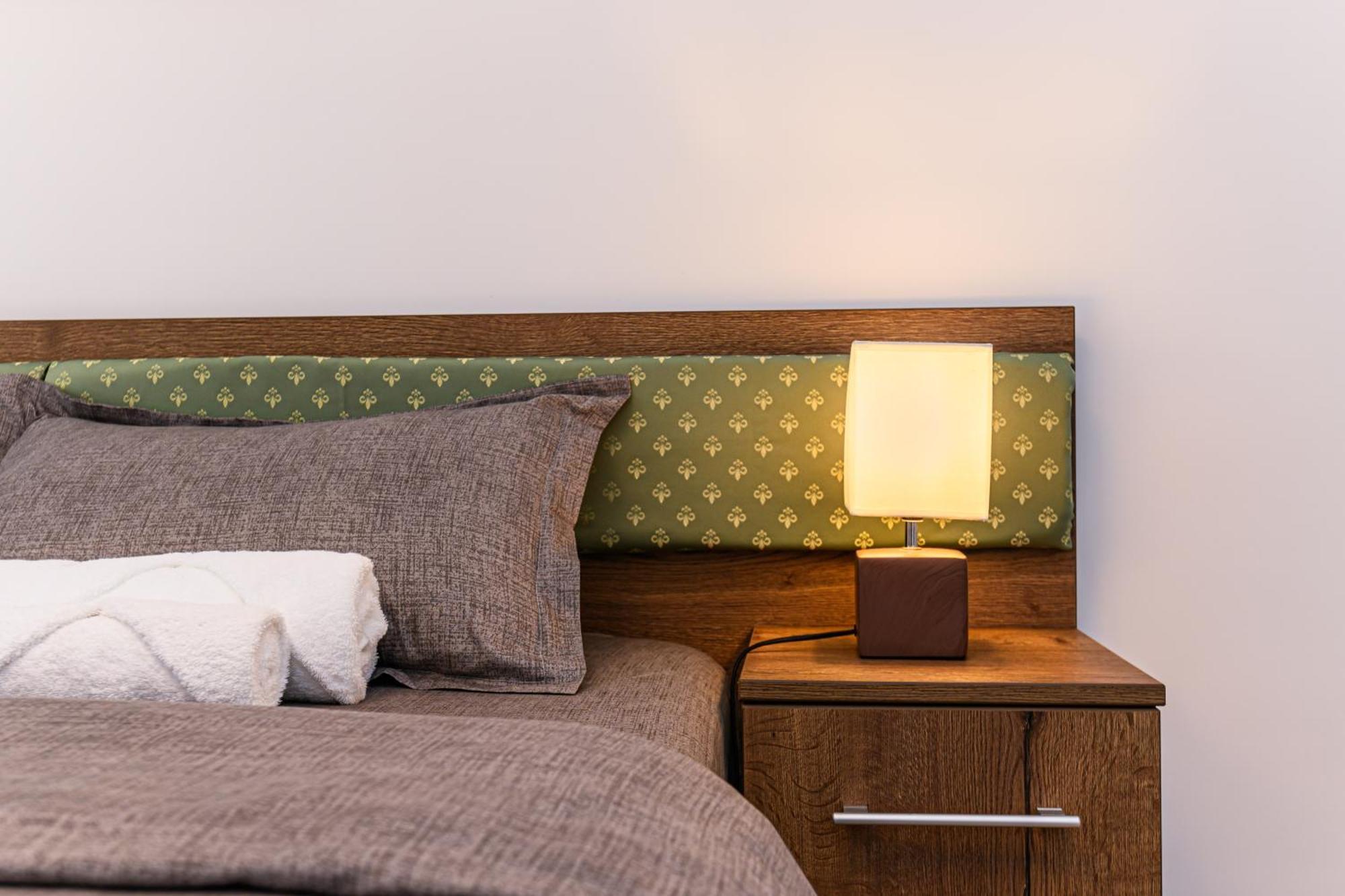 Luxury Landing Apartments Complex Qualis Braşov Eksteriør billede