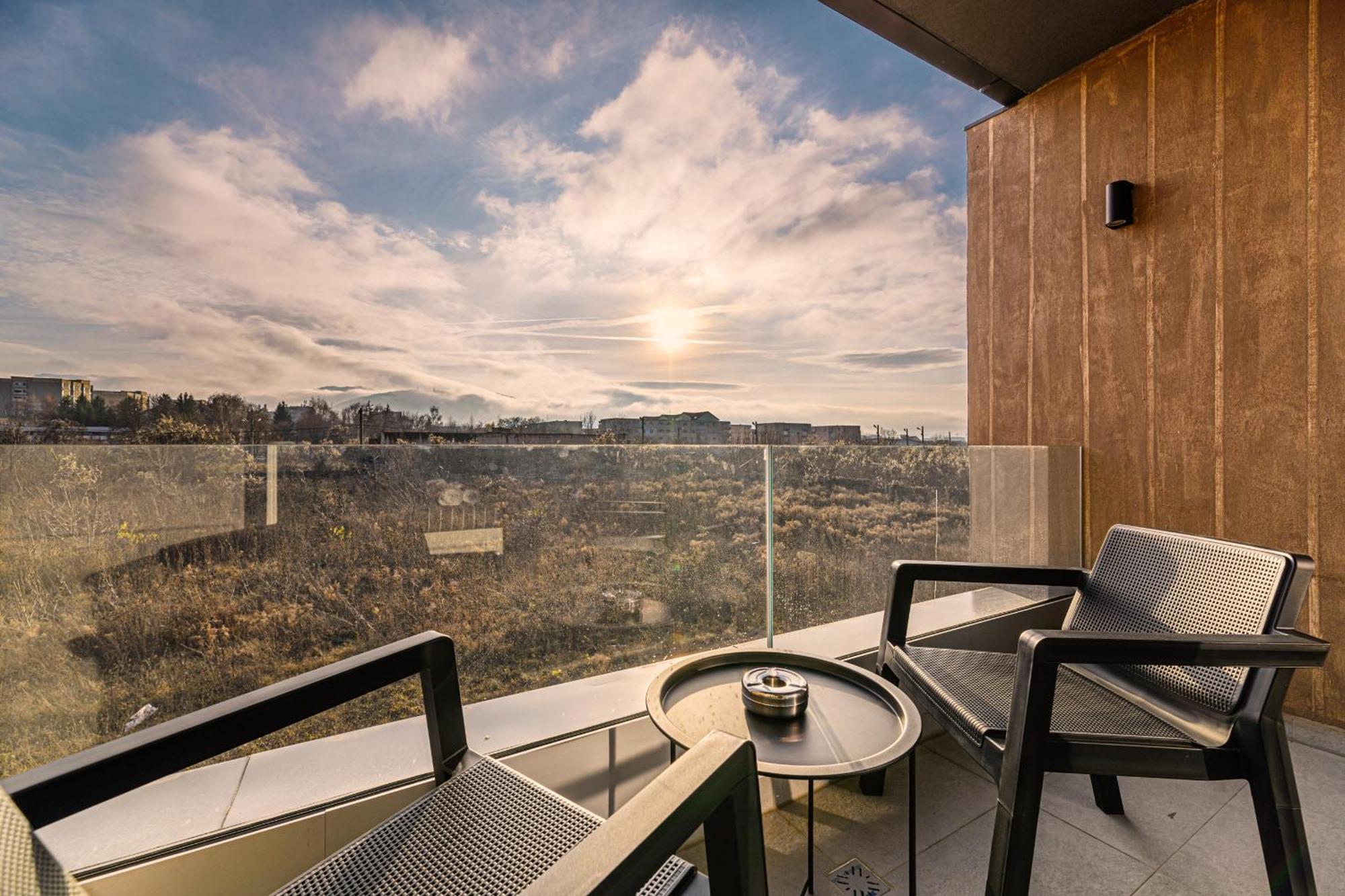 Luxury Landing Apartments Complex Qualis Braşov Eksteriør billede