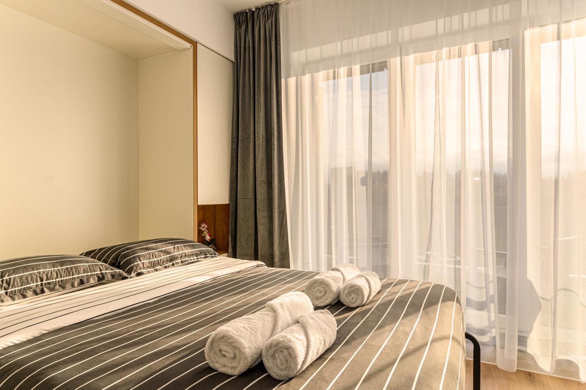 Luxury Landing Apartments Complex Qualis Braşov Eksteriør billede